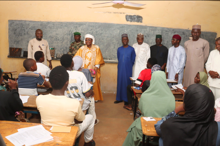 Visite Ministérielle des Centres d'Examen BEPC à Niamey