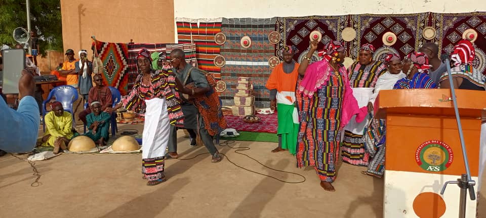 Le Festival "Zarma Gna" honore la mémoire d'Aissatou Adamou à Tillabéri : Une célébration de la culture nigérienne