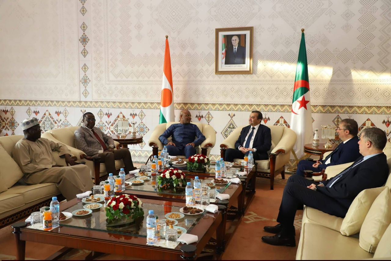 Visite du Ministre Nigérien du Pétrole en Algérie : Renforcement des Liens Énergétiques