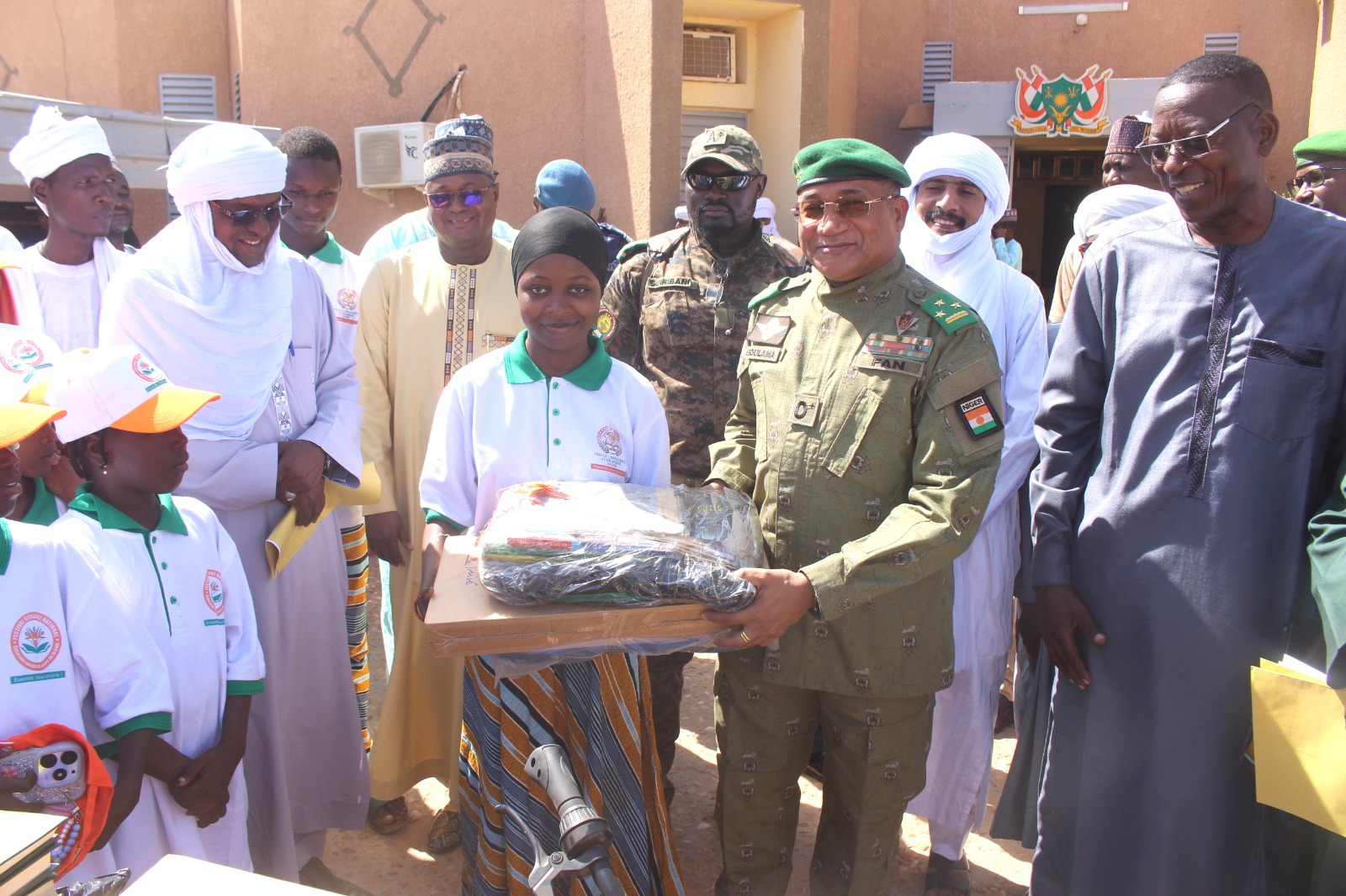 Les lauréats de la Journée de l'Excellence honorés à Agadez