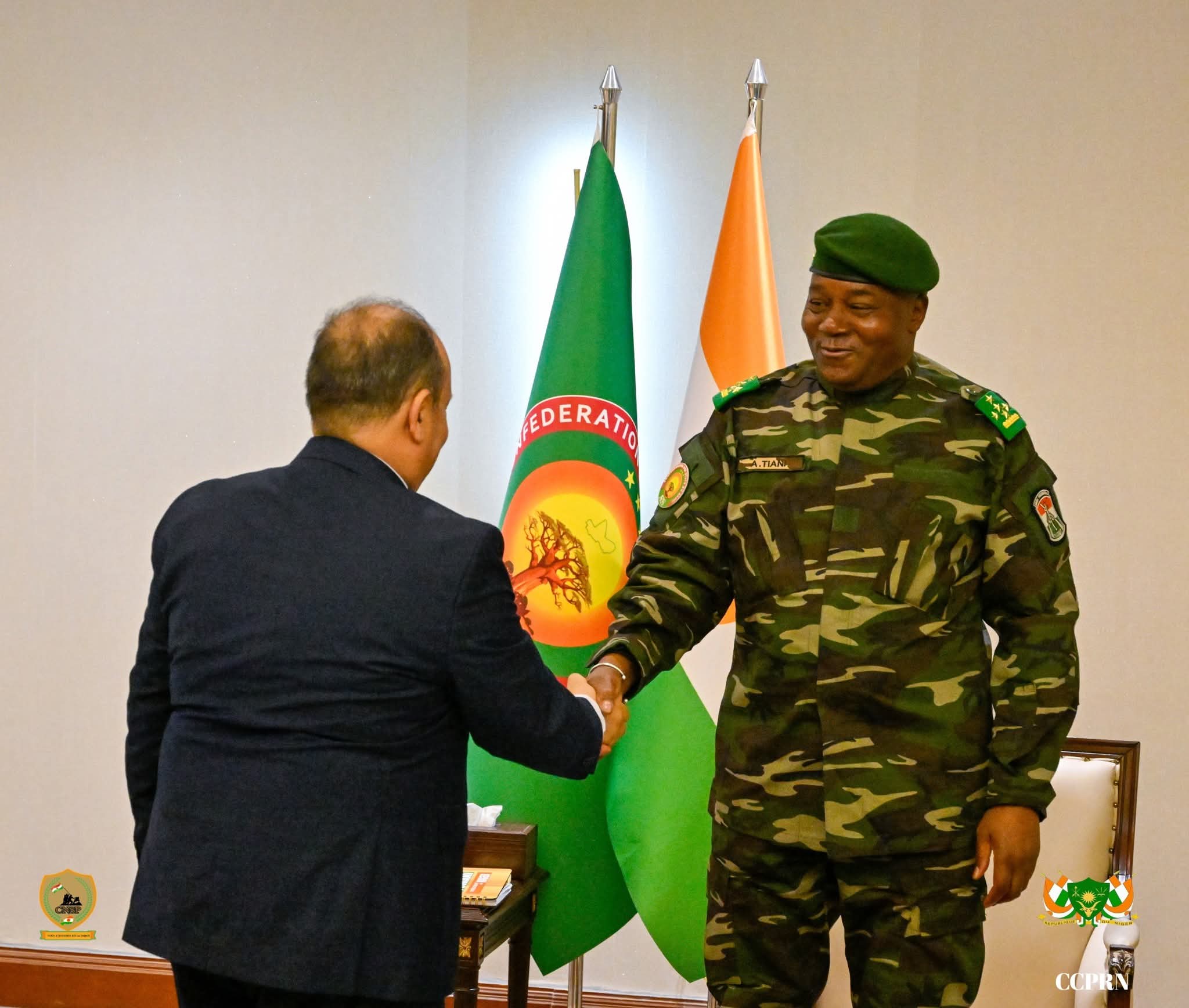 Rencontre entre les Premiers Ministres du Niger et de l'Algérie à Niamey