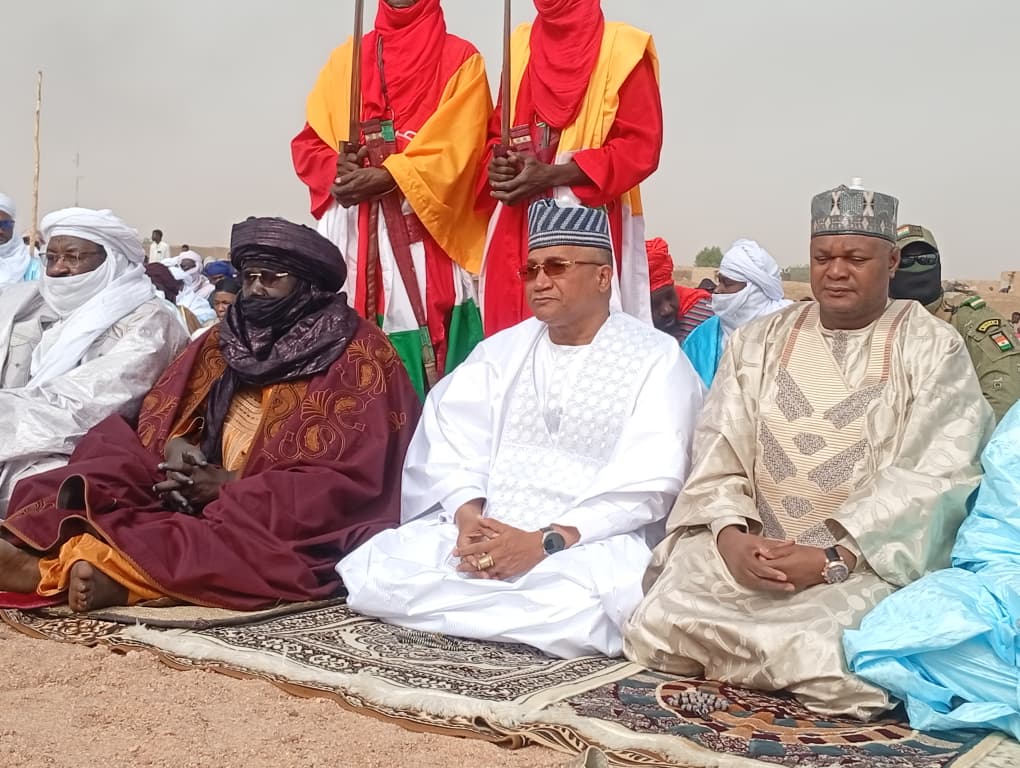 Le gouverneur d'Agadez participe à la prière collective de l'Aïd el-Kébir